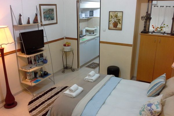 Pevzner ApartHotel 1956 in Haifa Center